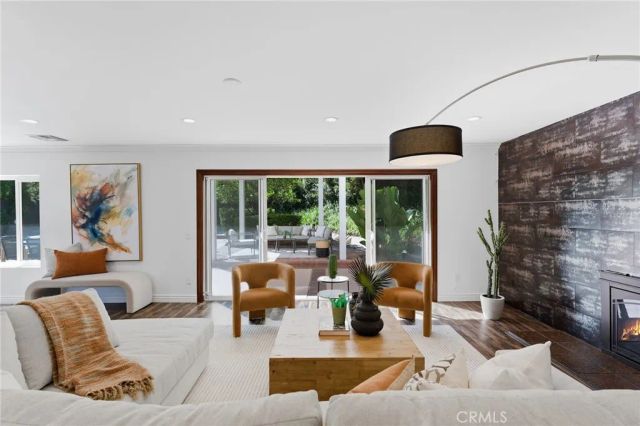 3831 Saint Johnswood Drive, Woodland Hills, CA 91364