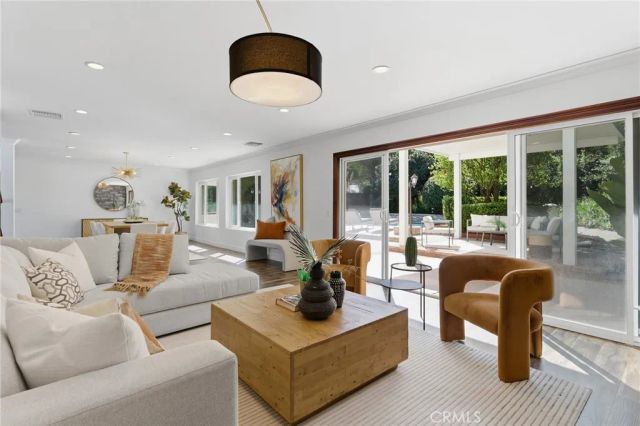 3831 Saint Johnswood Drive, Woodland Hills, CA 91364