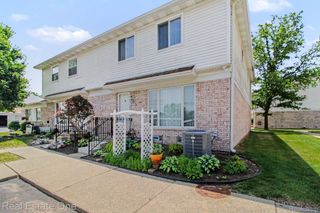 37735 Colonial Drive N, Westland, MI 48185
