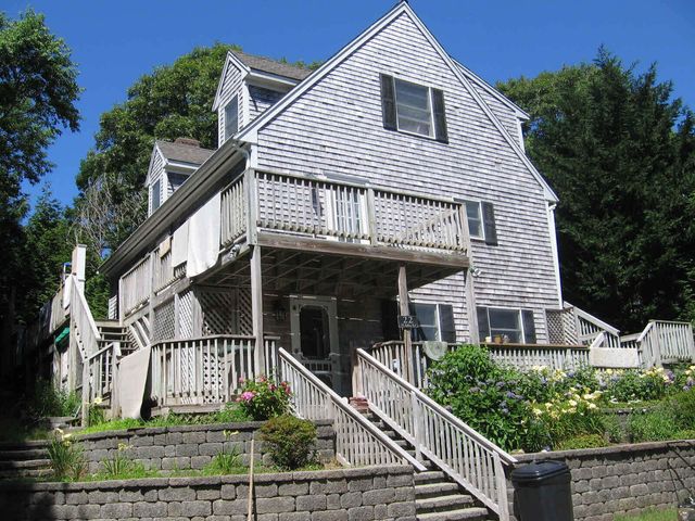 22 Old Lighthouse Road, Vineyard Haven, MA 02568