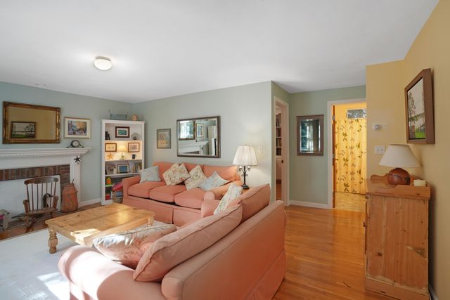 22 Old Lighthouse Road, Vineyard Haven, MA 02568