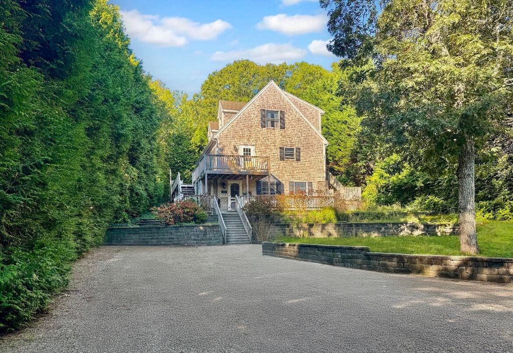 22 Old Lighthouse Road, Vineyard Haven, MA 02568