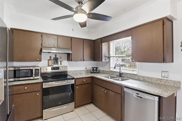 2341 S Whitier Point, Homosassa, FL 34448