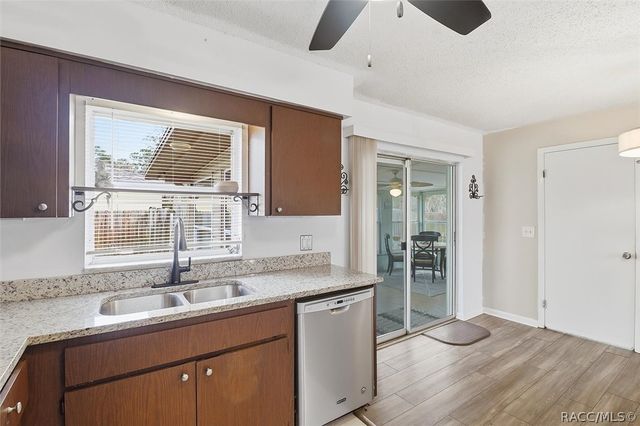 2341 S Whitier Point, Homosassa, FL 34448