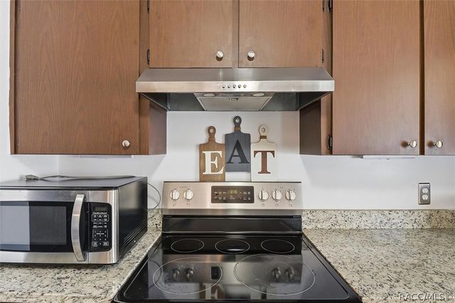 2341 S Whitier Point, Homosassa, FL 34448