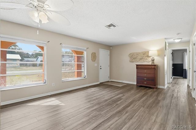 2341 S Whitier Point, Homosassa, FL 34448