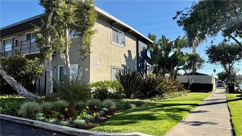 2256-2260 Maple, Costa Mesa, CA 92627
