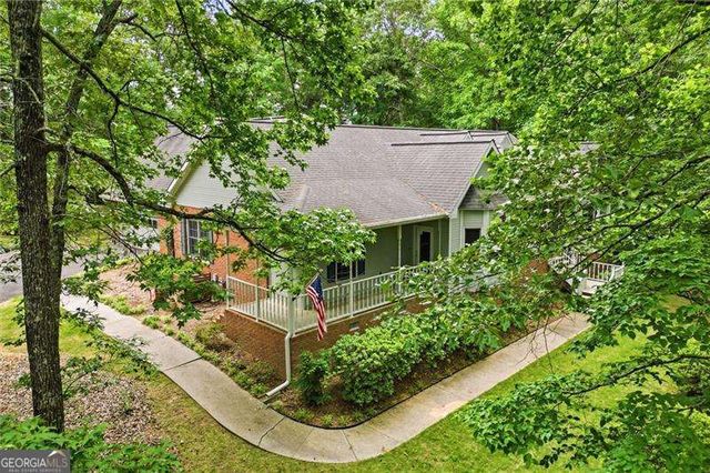 35 Elmtree Drive, Sharpsburg, GA 30277