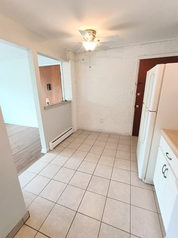 5811 Rose Avenue 6, Countryside, IL 60525