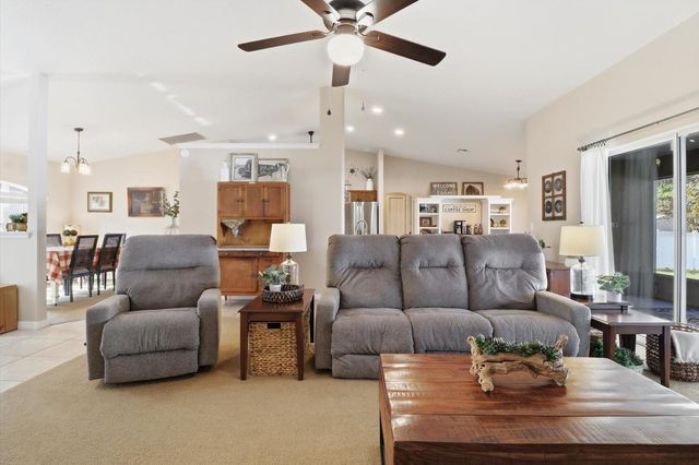 1021 W CHAMPLAIN LANE, Citrus Springs, FL 34434