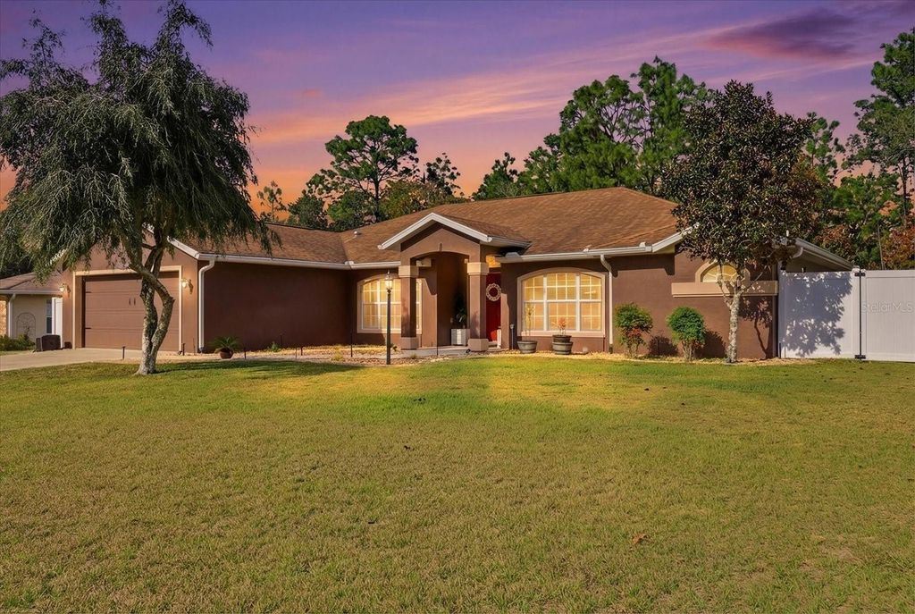 1021 W CHAMPLAIN LANE, Citrus Springs, FL 34434