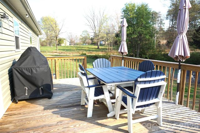 6591 George Hildebran School Road, Hickory, NC 28602