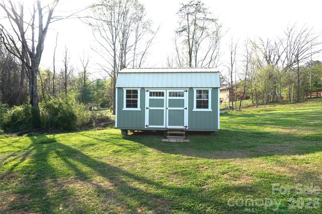 6591 George Hildebran School Road, Hickory, NC 28602