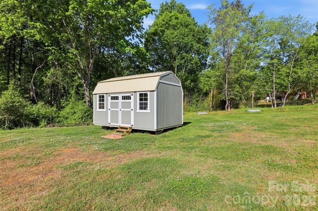 6591 George Hildebran School Road, Hickory, NC 28602