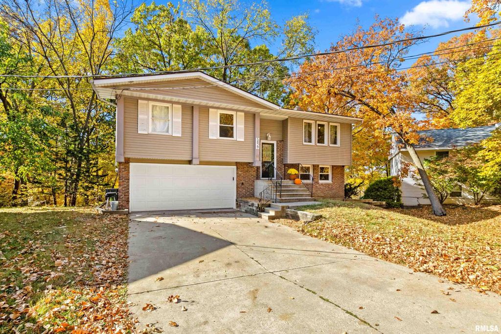 5829 N MAR VISTA Drive, Peoria, IL 61614