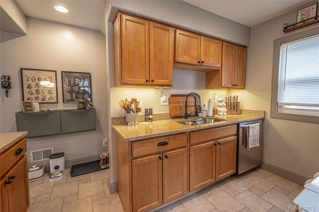 910 Church Street, Port Huron, MI 48060