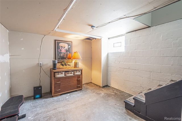 910 Church Street, Port Huron, MI 48060