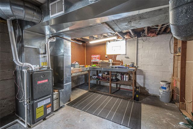 910 Church Street, Port Huron, MI 48060