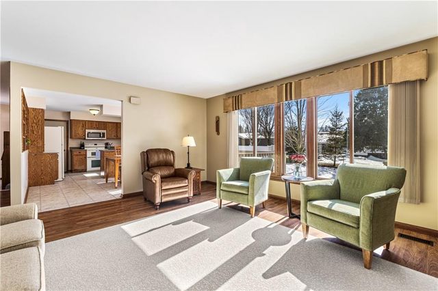 3526 Mayo St, Eau Claire, WI 54701