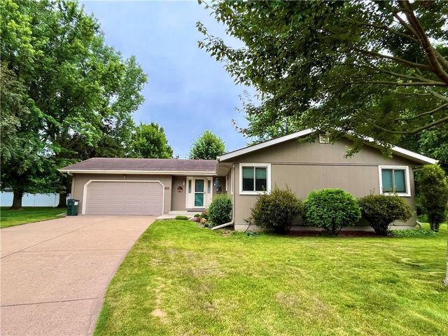 3526 Mayo St, Eau Claire, WI 54701