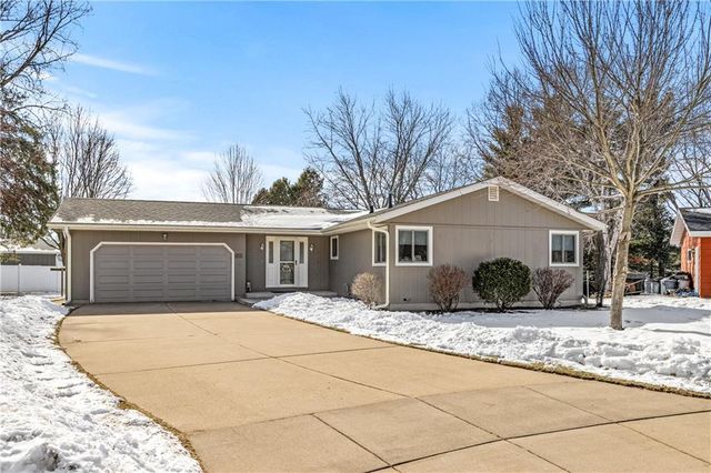 3526 Mayo St, Eau Claire, WI 54701