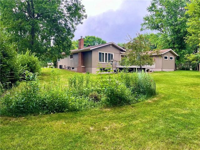 3526 Mayo St, Eau Claire, WI 54701