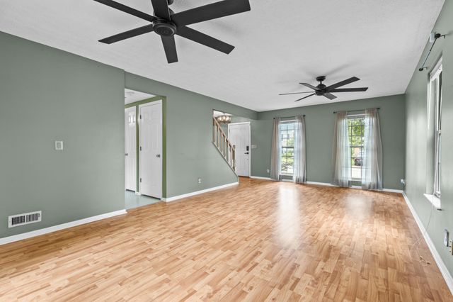 1714 Arborwood Drive, Florence, KY 41042