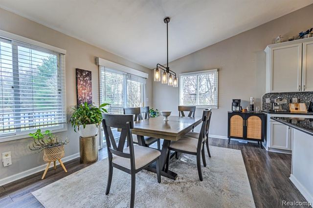 4250 White Oak Trail, Commerce Twp, MI 48382