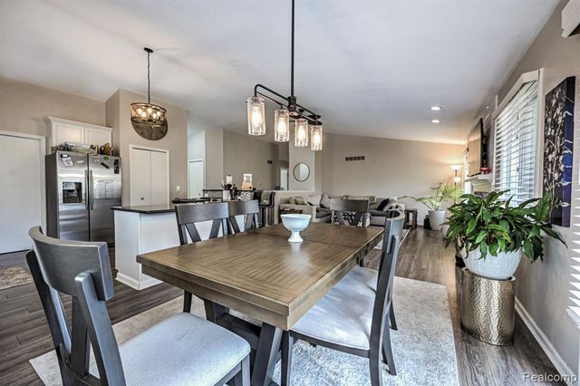 4250 White Oak Trail, Commerce Twp, MI 48382