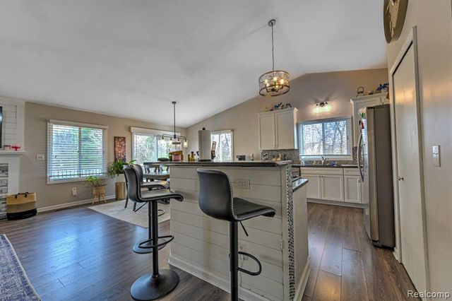 4250 White Oak Trail, Commerce Twp, MI 48382