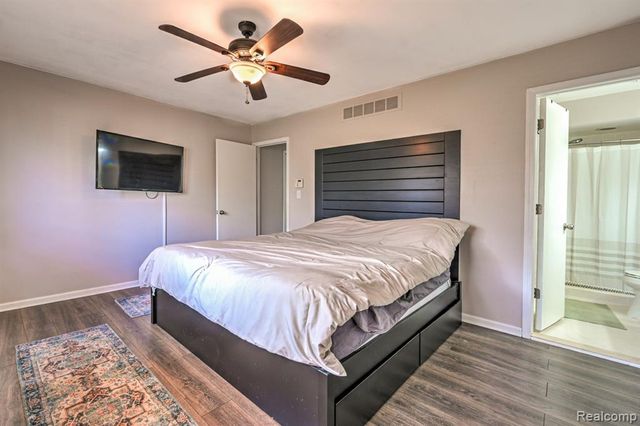 4250 White Oak Trail, Commerce Twp, MI 48382