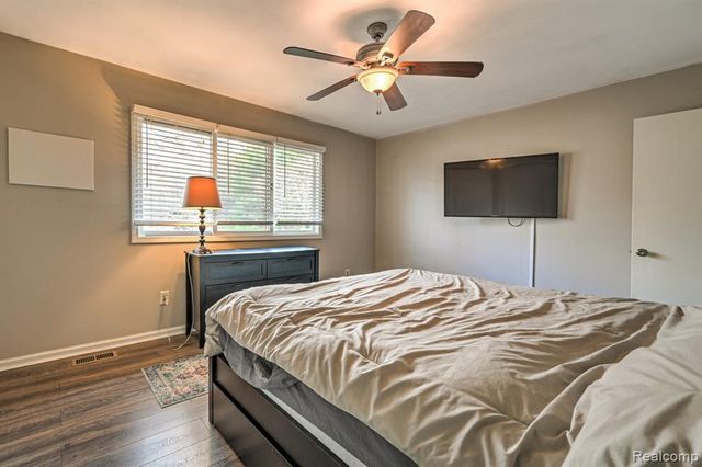 4250 White Oak Trail, Commerce Twp, MI 48382