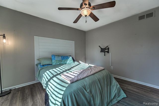 4250 White Oak Trail, Commerce Twp, MI 48382