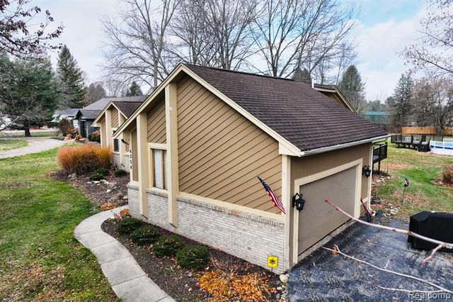 4250 White Oak Trail, Commerce Twp, MI 48382