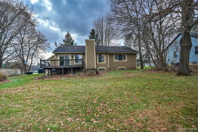 4250 White Oak Trail, Commerce Twp, MI 48382