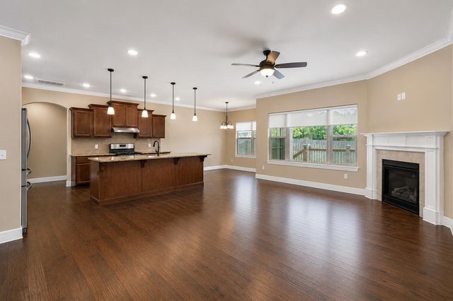 4318 E Kentbrook Drive, Springfield, MO 65802