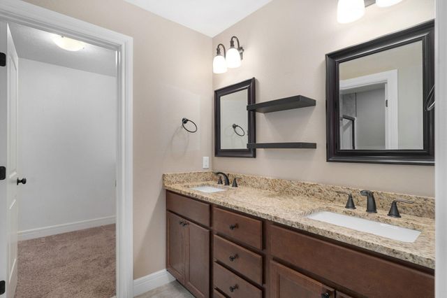 4318 E Kentbrook Drive, Springfield, MO 65802