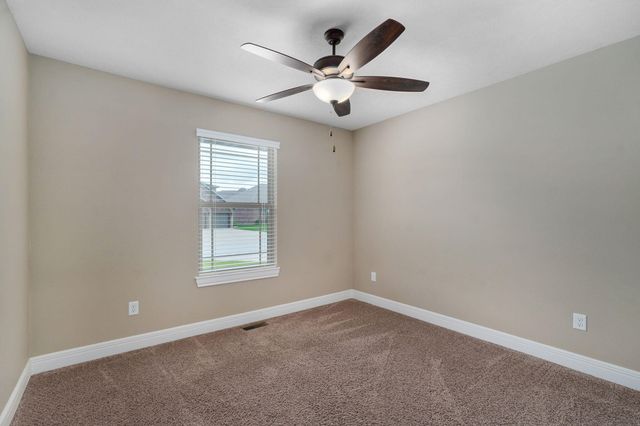 4318 E Kentbrook Drive, Springfield, MO 65802