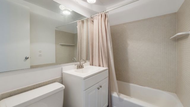 2400 N Lakeview Avenue 614-15, Chicago, IL 60614