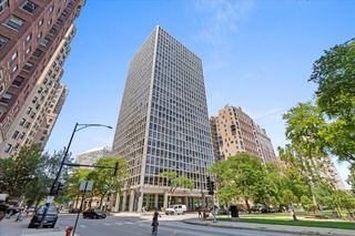 2400 N Lakeview Avenue 614-15, Chicago, IL 60614