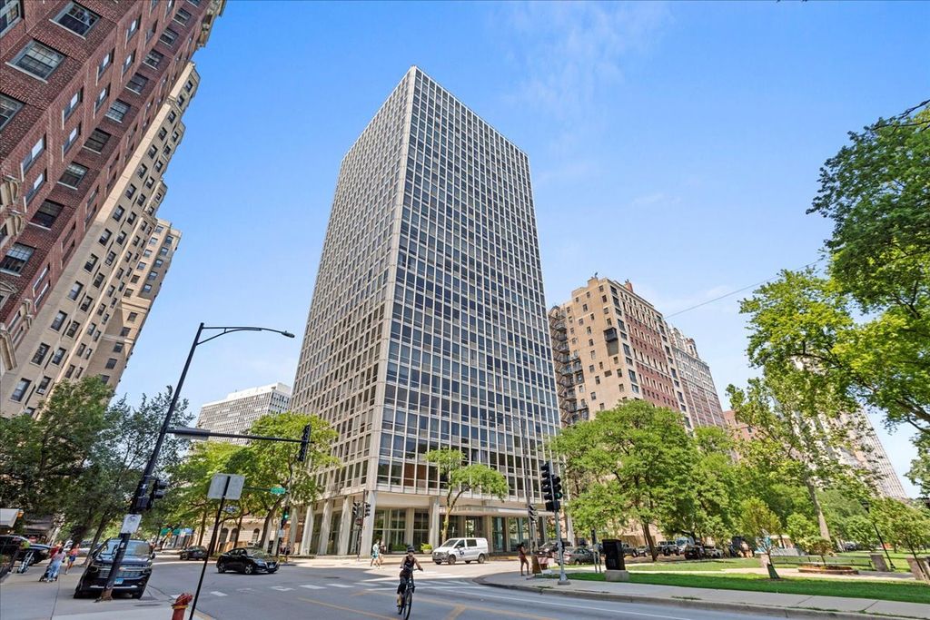 2400 N Lakeview Avenue 614-15, Chicago, IL 60614