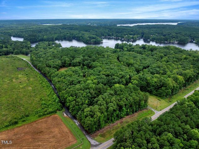 288 Lucky Lane, Bracey, VA 23919