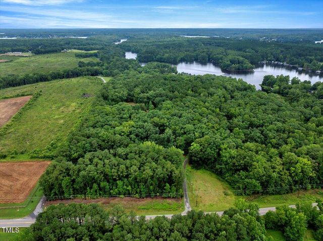 288 Lucky Lane, Bracey, VA 23919