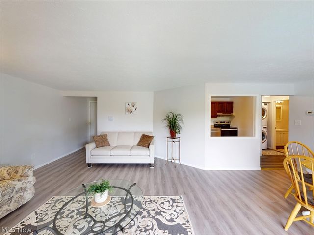 9510 Cove Drive C 11, North Royalton, OH 44133