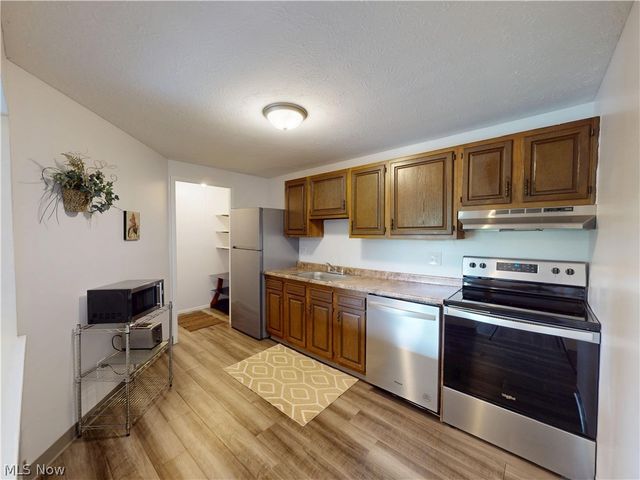 9510 Cove Drive C 11, North Royalton, OH 44133