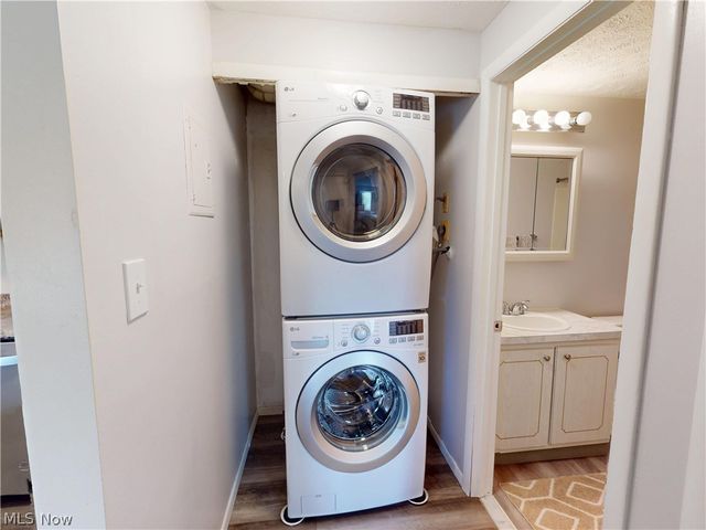9510 Cove Drive C 11, North Royalton, OH 44133