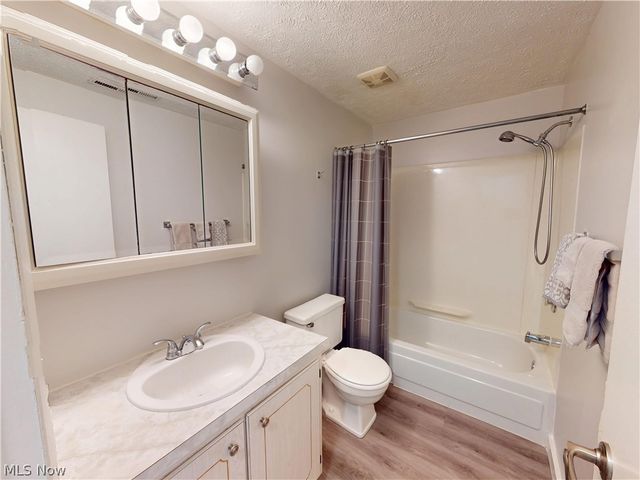 9510 Cove Drive C 11, North Royalton, OH 44133