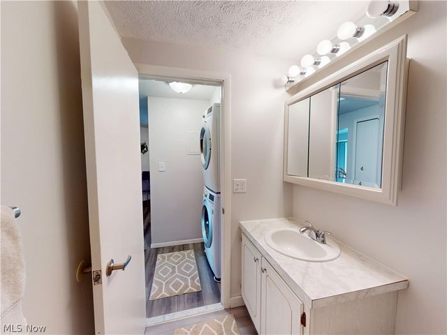 9510 Cove Drive C 11, North Royalton, OH 44133