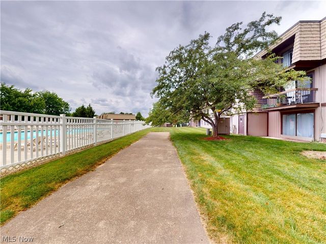 9510 Cove Drive C 11, North Royalton, OH 44133