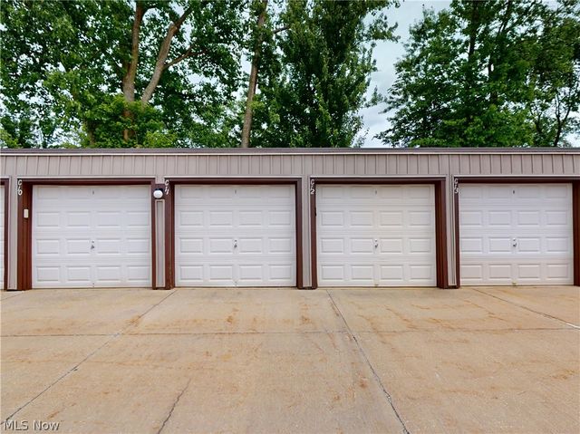 9510 Cove Drive C 11, North Royalton, OH 44133